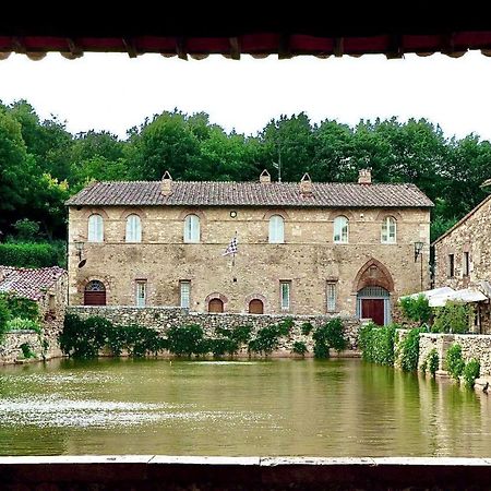 Apartamento Dimora Del Poggio - Charming Historic Centre - San Quirico dʼOrcia Exterior foto