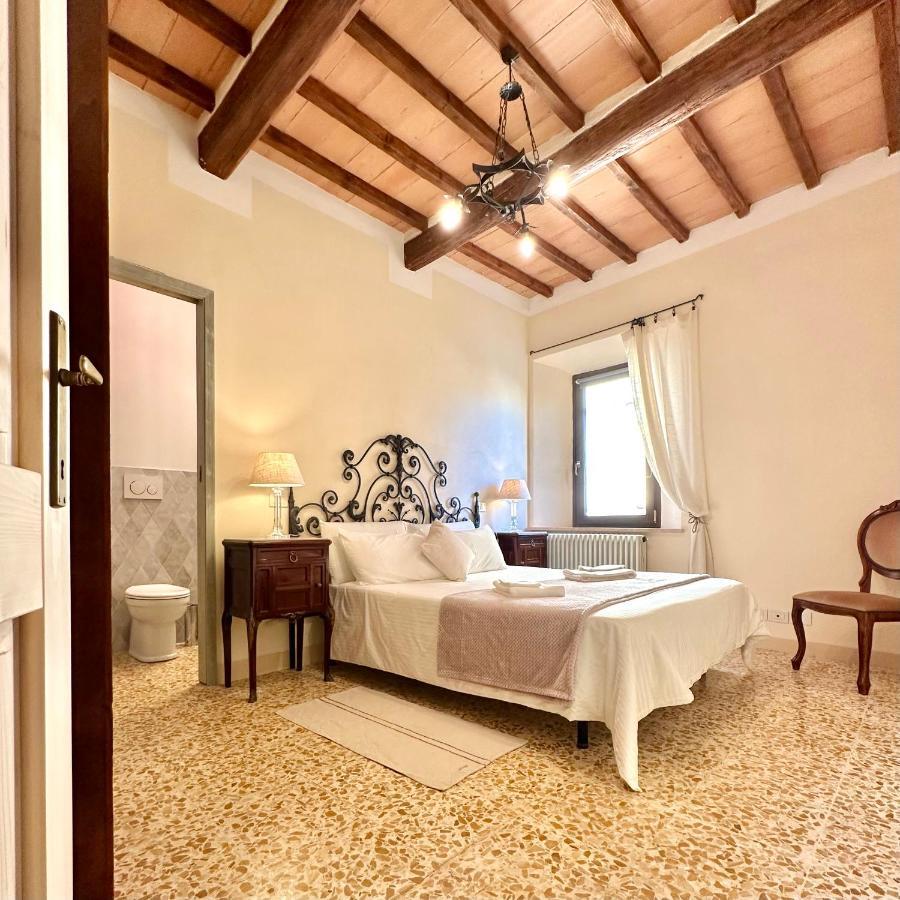 Apartamento Dimora Del Poggio - Charming Historic Centre - San Quirico dʼOrcia Exterior foto
